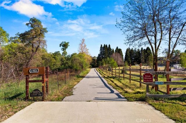 11821 Raspberry, Oak Glen, CA 92399