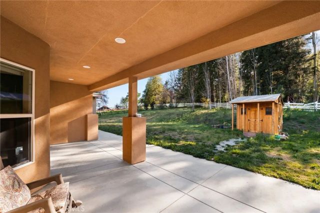 11821 Raspberry, Oak Glen, CA 92399