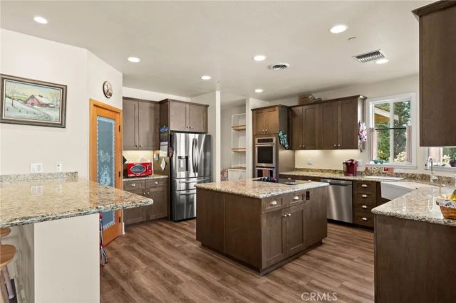 11821 Raspberry, Oak Glen, CA 92399