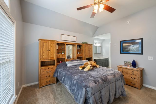 2155 Lake Rd, Greenbrier, TN 37073