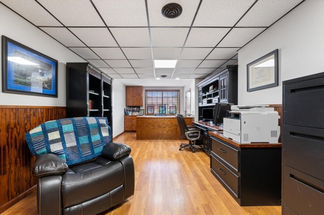 2155 Lake Rd, Greenbrier, TN 37073