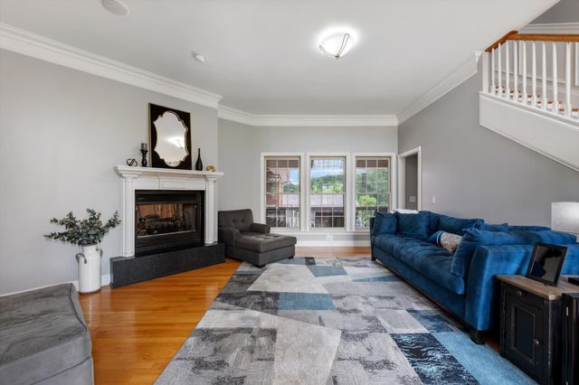 2155 Lake Rd, Greenbrier, TN 37073