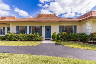 7032 SW 23rd Street 16, Davie, FL 33317