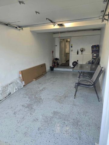 877 Wellington Avenue 1, Elk Grove Village, IL 60007