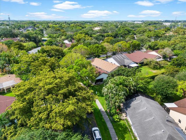 2495 Dawn Tree Terrace, Coconut Creek, FL 33063