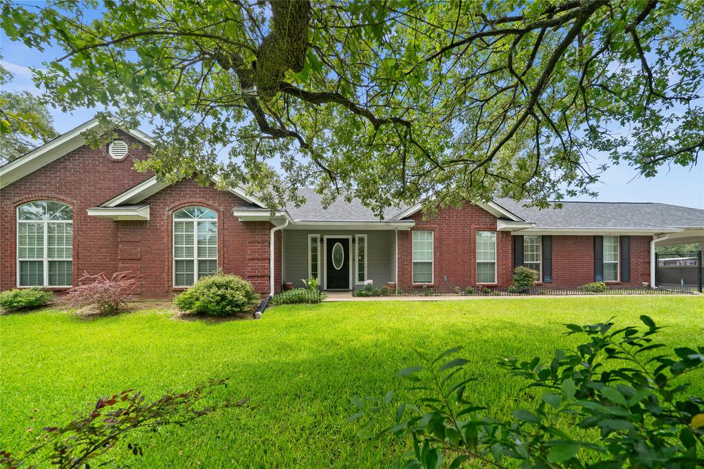 306 Brentwood Drive, Athens, TX 75751