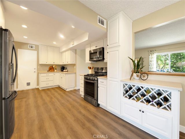 27727 Stardale, Saugus, CA 91350