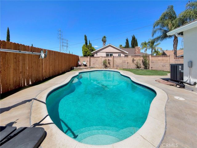 27727 Stardale, Saugus, CA 91350