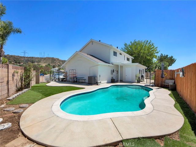 27727 Stardale, Saugus, CA 91350