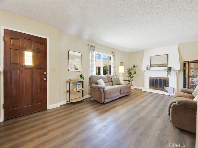 27727 Stardale, Saugus, CA 91350