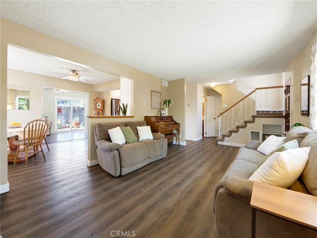 27727 Stardale, Saugus, CA 91350