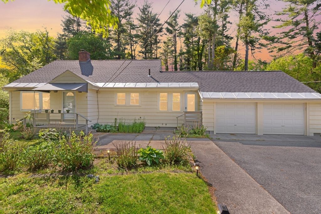 7 Marie Ave, Sharon, MA 02067