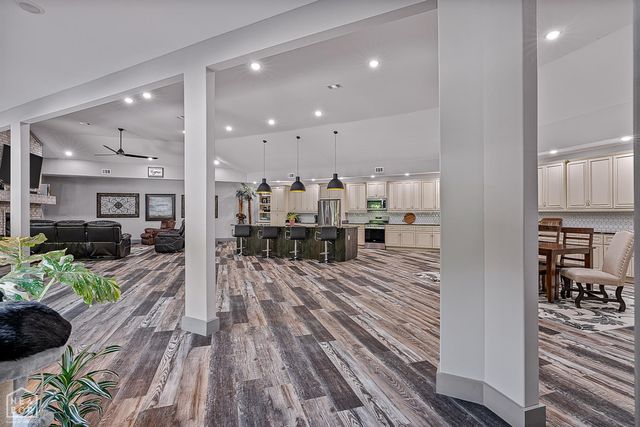 8203 Oak Creek Lane, Harrisburg, AR 72432