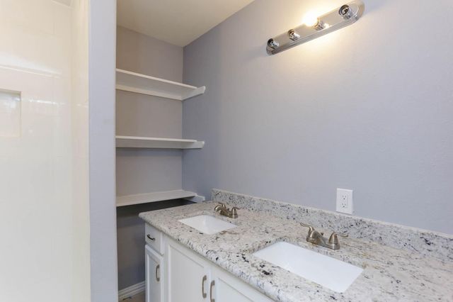 5317 Tarawa Road, Houston, TX 77033