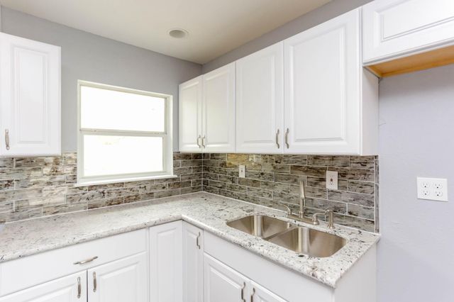 5317 Tarawa Road, Houston, TX 77033