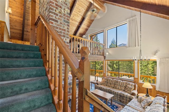 1161 Via Kachess Road, Easton, WA 98925