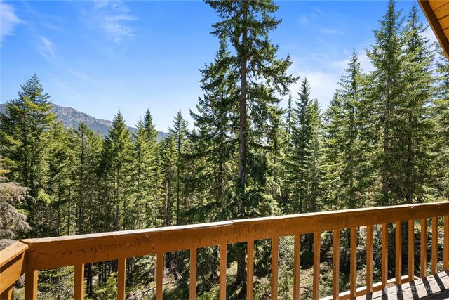 1161 Via Kachess Road, Easton, WA 98925