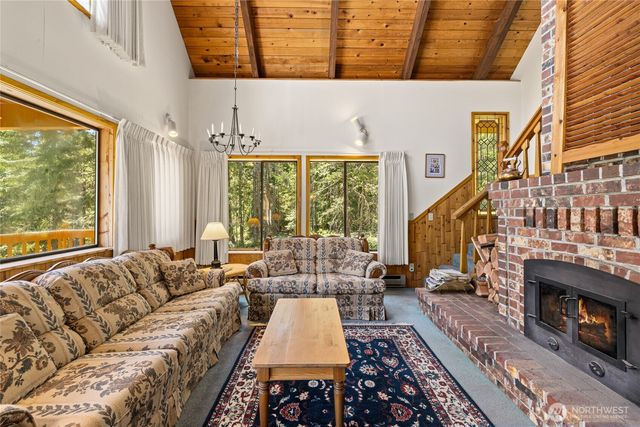 1161 Via Kachess Road, Easton, WA 98925