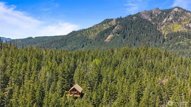 1161 Via Kachess Road, Easton, WA 98925