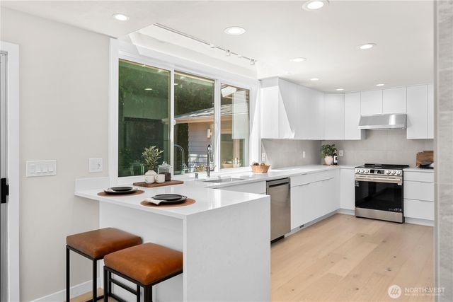 6620 NE 129th St, Kirkland, WA 98034