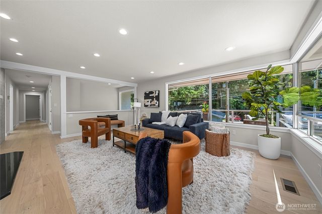 6620 NE 129th St, Kirkland, WA 98034
