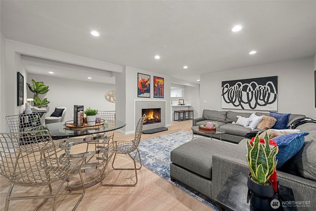 6620 NE 129th St, Kirkland, WA 98034