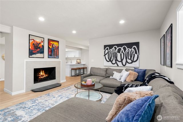 6620 NE 129th St, Kirkland, WA 98034