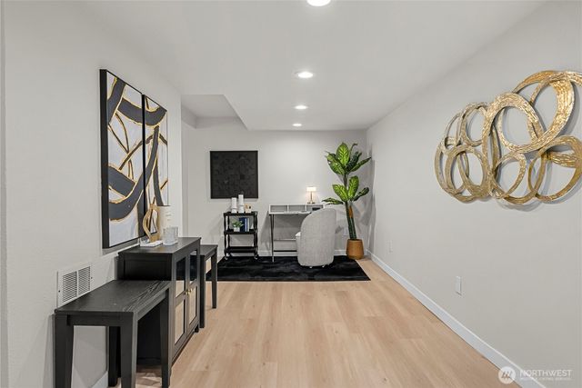 6620 NE 129th St, Kirkland, WA 98034