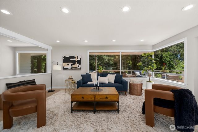 6620 NE 129th St, Kirkland, WA 98034