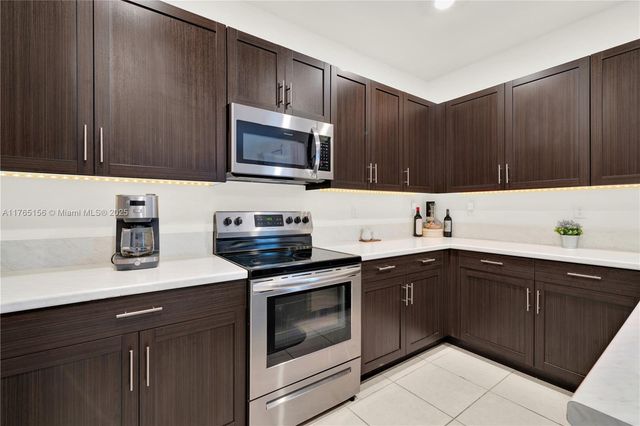 11880 SW 245th Ter ., Homestead, FL 33032