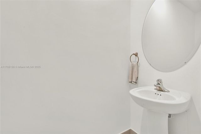 11880 SW 245th Ter ., Homestead, FL 33032