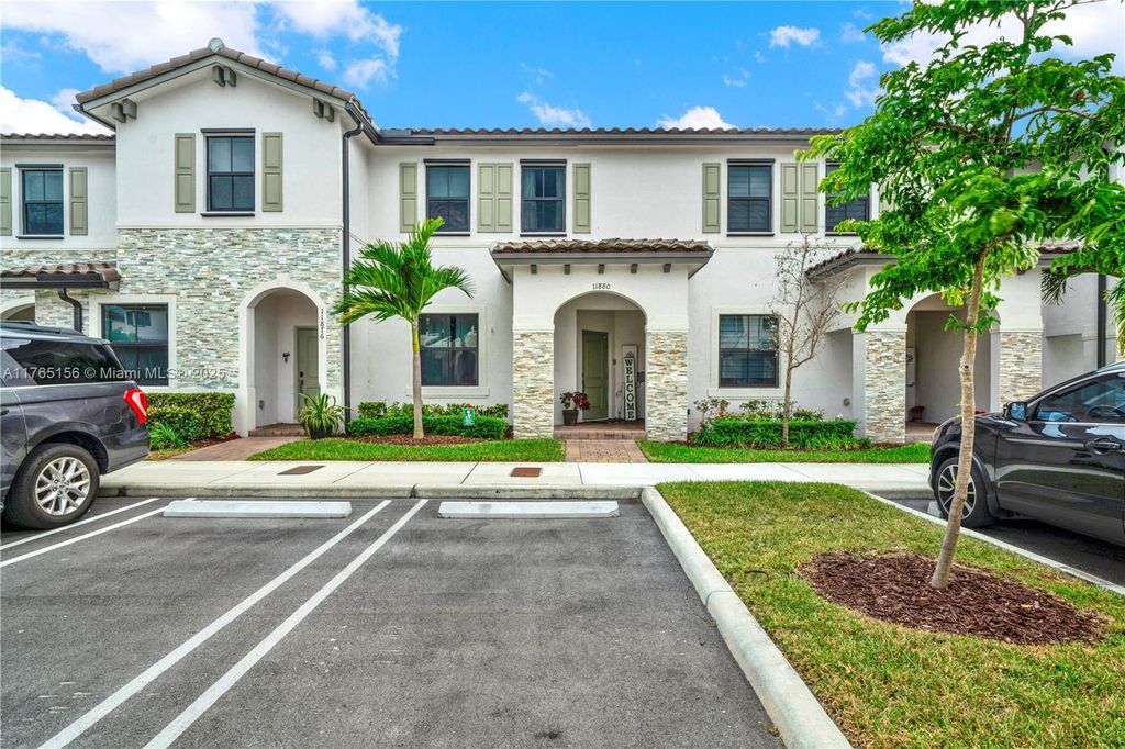 11880 SW 245th Ter ., Homestead, FL 33032
