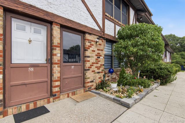 58 Bailey Court 58, Middle Island, NY 11953