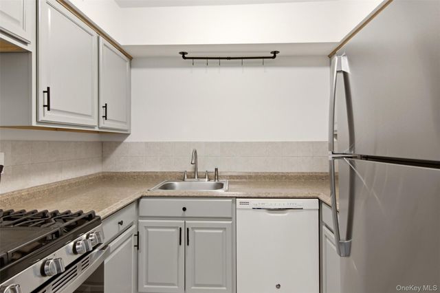 58 Bailey Court 58, Middle Island, NY 11953