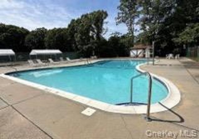 58 Bailey Court 58, Middle Island, NY 11953