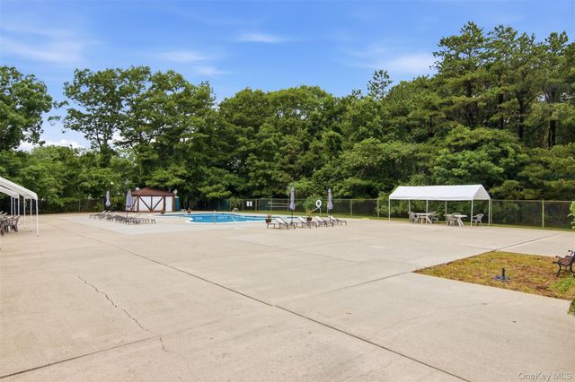 58 Bailey Court 58, Middle Island, NY 11953