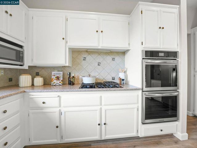 9006 Elk Dr, Clayton, CA 94517