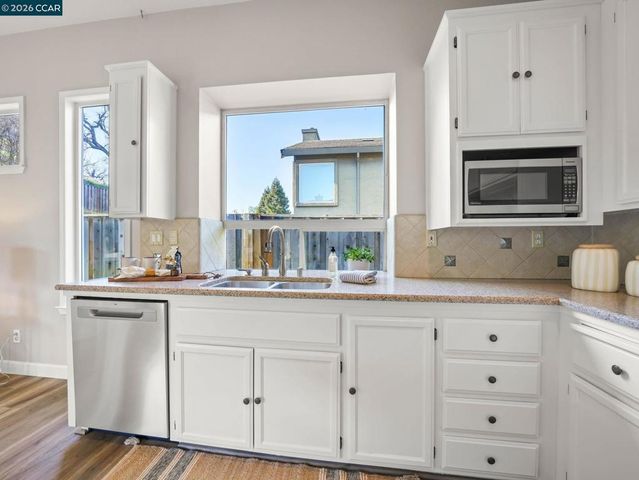 9006 Elk Dr, Clayton, CA 94517