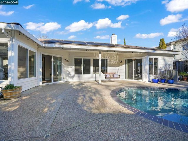 9006 Elk Dr, Clayton, CA 94517