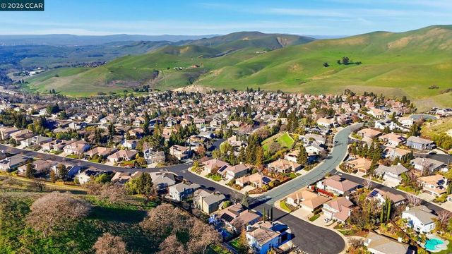 9006 Elk Dr, Clayton, CA 94517