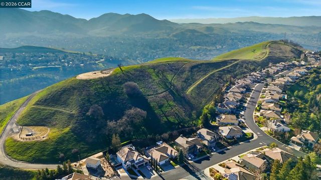 9006 Elk Dr, Clayton, CA 94517