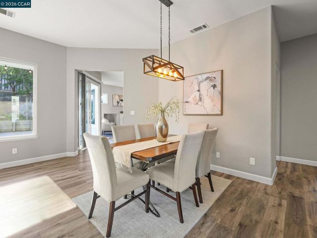 9006 Elk Dr, Clayton, CA 94517