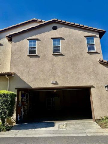 3014 N Oxnard Blvd, Oxnard, CA 93036