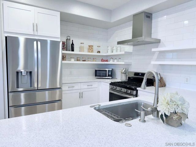 3014 N Oxnard Blvd, Oxnard, CA 93036