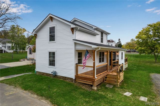 240 Niagara Street, Lewiston, NY 14092
