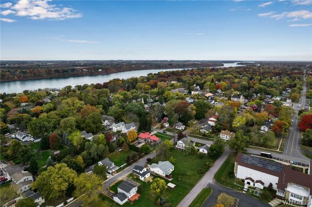 240 Niagara Street, Lewiston, NY 14092