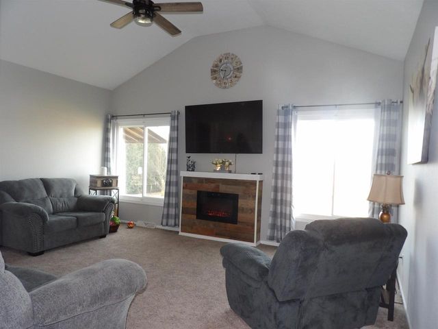 547 S 6th Street, Evansville, WI 53536