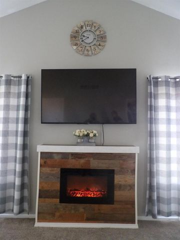 547 S 6th Street, Evansville, WI 53536