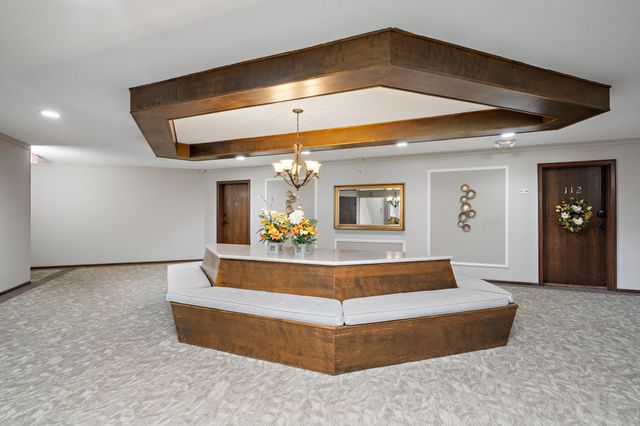 4380 Brookside Court 214, Edina, MN 55436