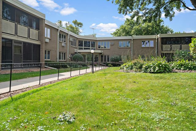 4380 Brookside Court 214, Edina, MN 55436